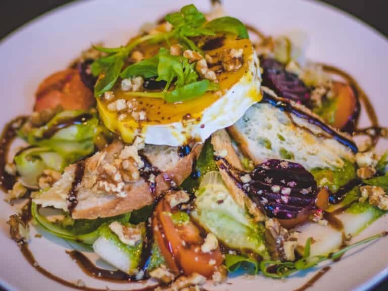 20 Crunchy Salad Toppings