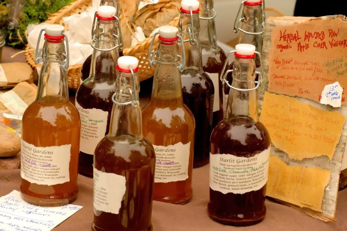 apple cider vinegar in bottles