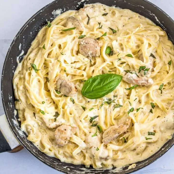 Instant Pot Chicken Alfredo With Jar Sauce - Quick & Easy