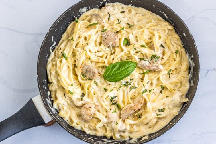 Instant Pot Chicken Alfredo With Jar Sauce Quick & Easy