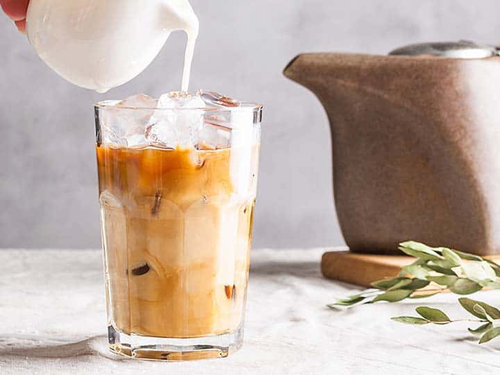 How To Make Iced Milk Drinks (Vanilla, Chocolate & Tea)