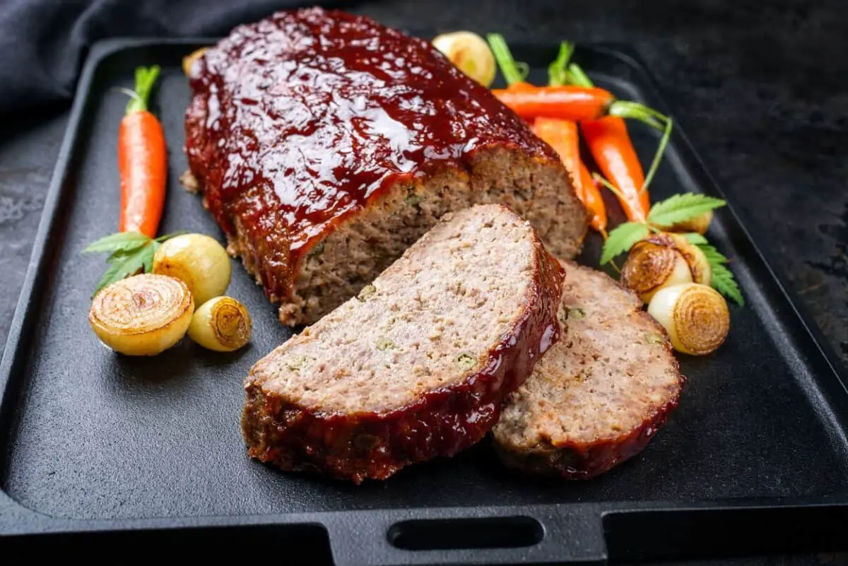 What Goes with Meatloaf? 10 Healthy & Delicious Sides