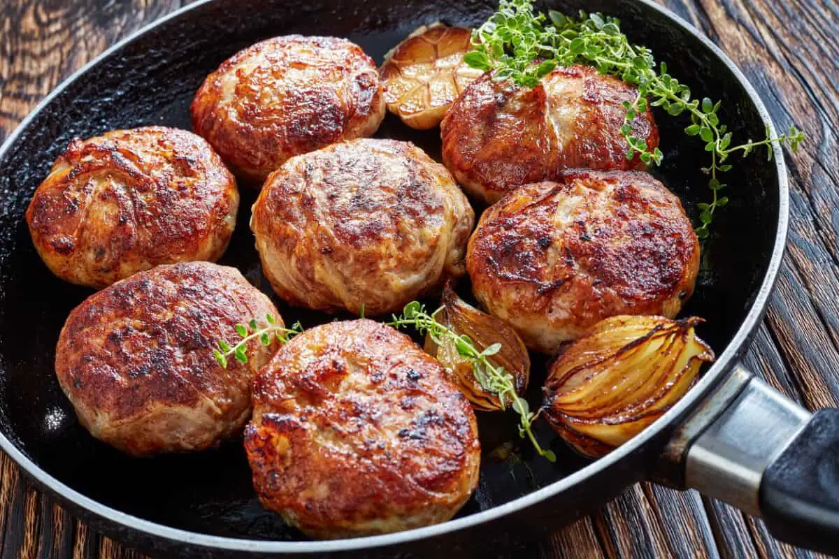 How to Cook Turkey Burgers in a Cast Iron Skillet