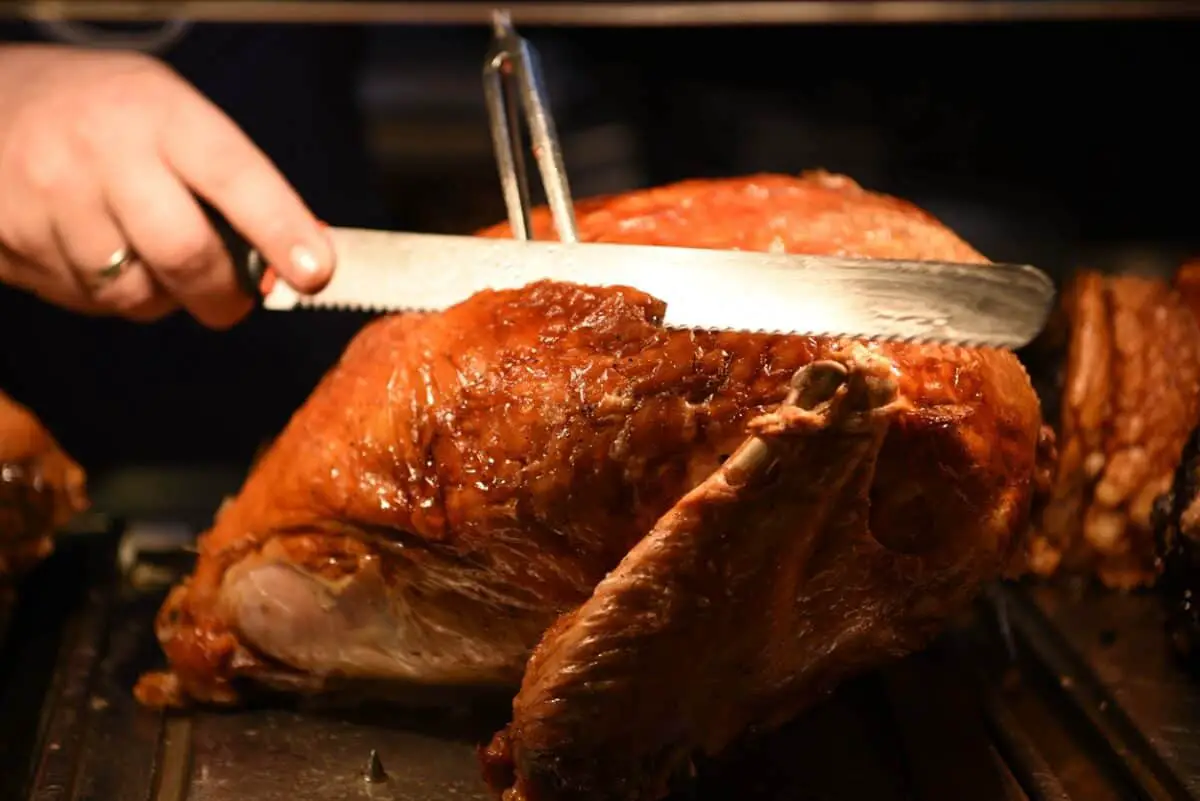 What Is the Best Knife for Carving a Turkey?