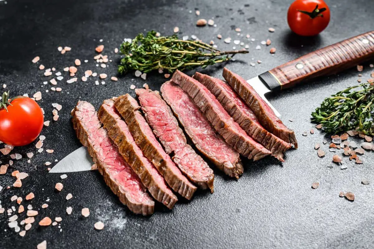 How to Cook Flat Iron Steak on the Stove