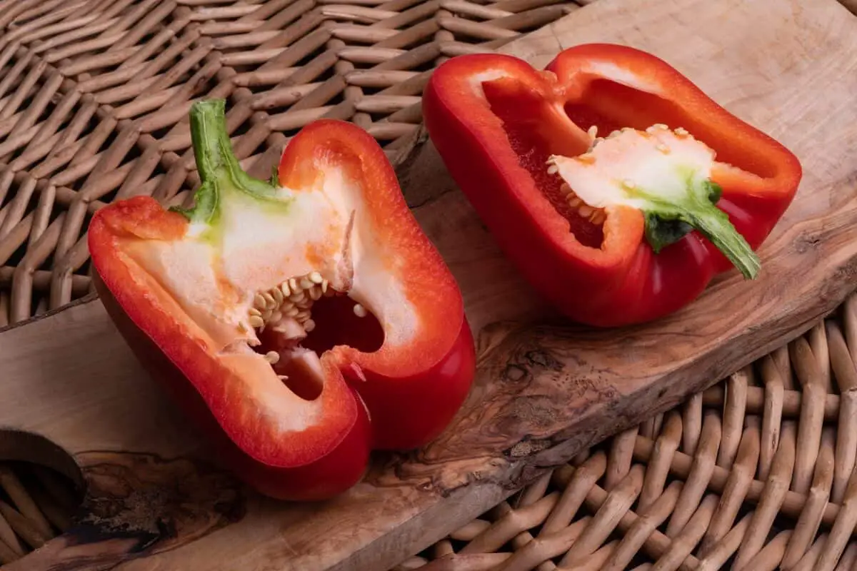 How to Cut a Bell Pepper – 3 Ways and Tips