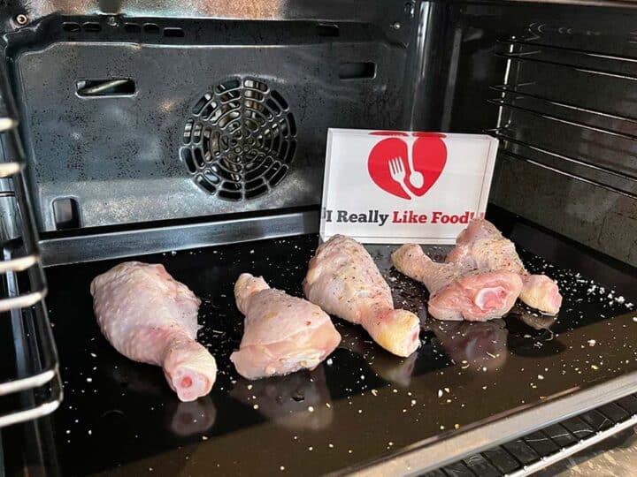 5 Raw Chicken Legs in The Oven 