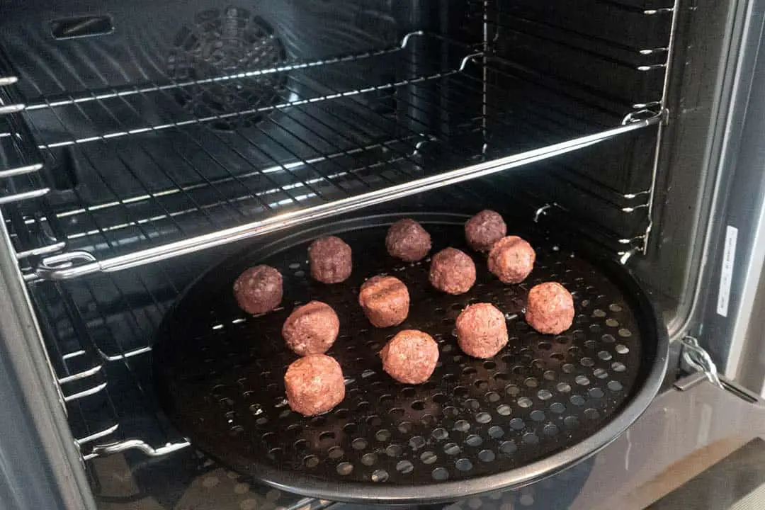 How Long To Cook Meatballs In Oven (Temperature Guide)