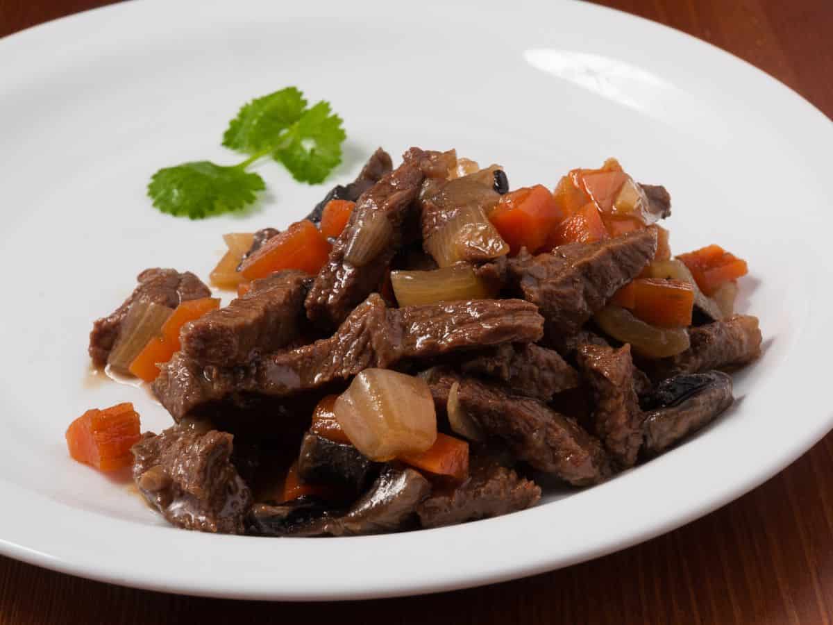 Stir fried beef with vegetables