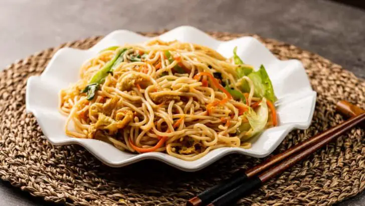 How to Make Authentic Lo Mein