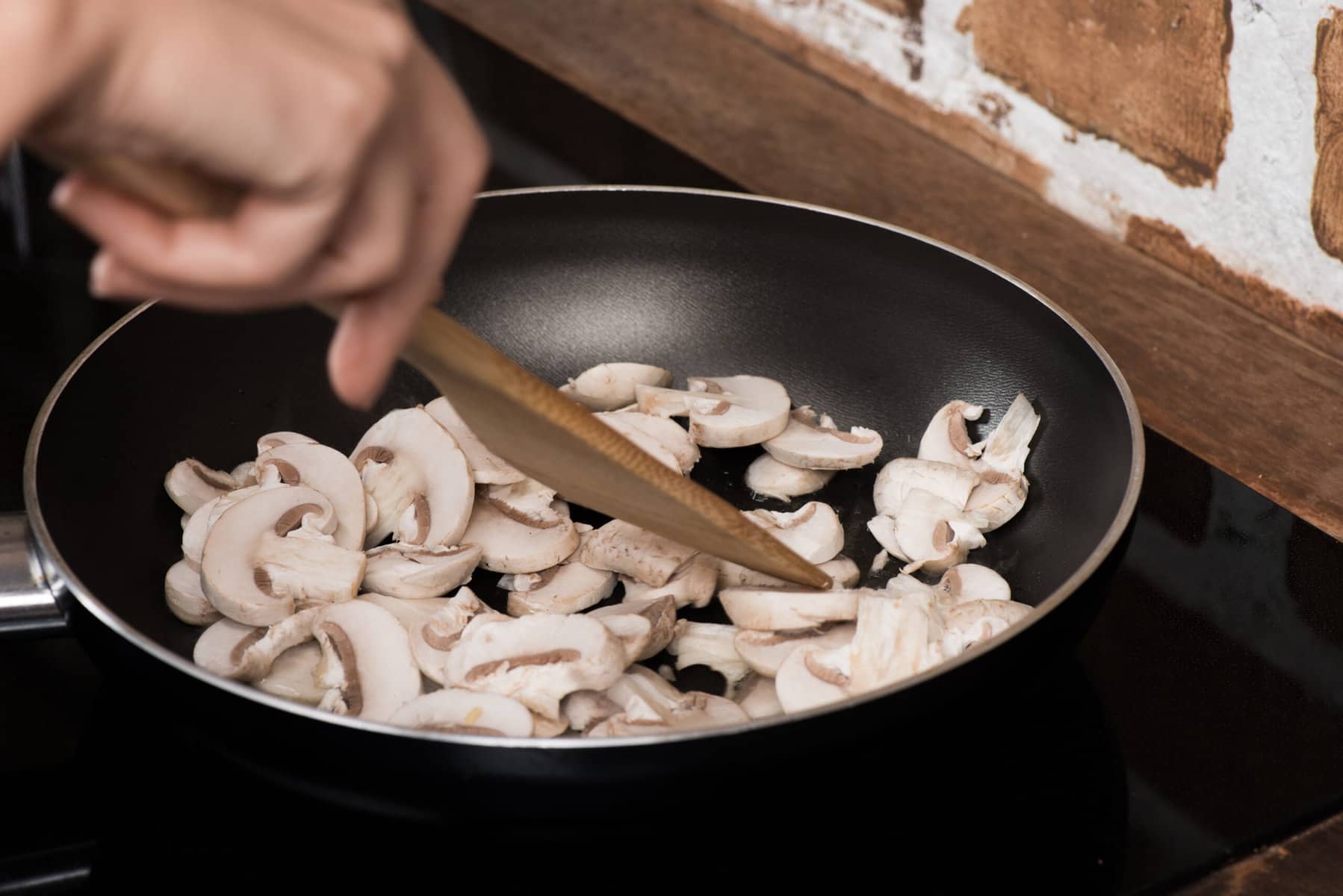 Ways to Cook Mushrooms without Oil