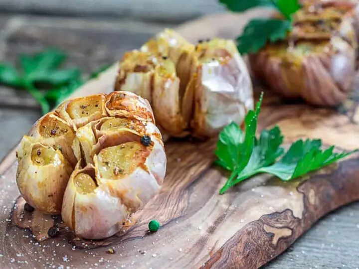 How to Roast Garlic Cloves