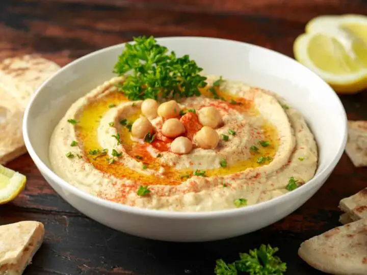 How to Make Hummus – Recipe & 3 Cooking Methods