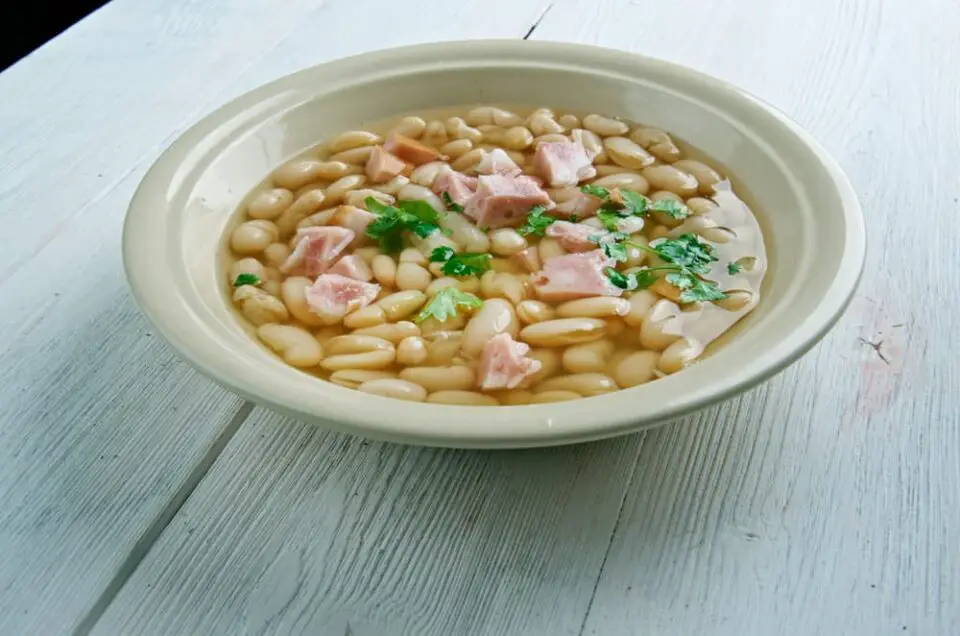 How To Make Navy Bean Soup - Ham & Vegetarian Recipes