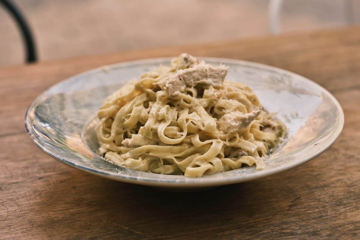 Instant Pot Chicken Alfredo With Jar Sauce Quick & Easy